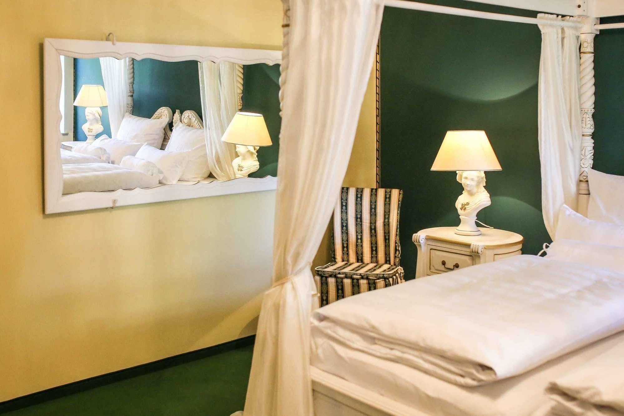 Backstage Hotel Дрезден Екстериор снимка